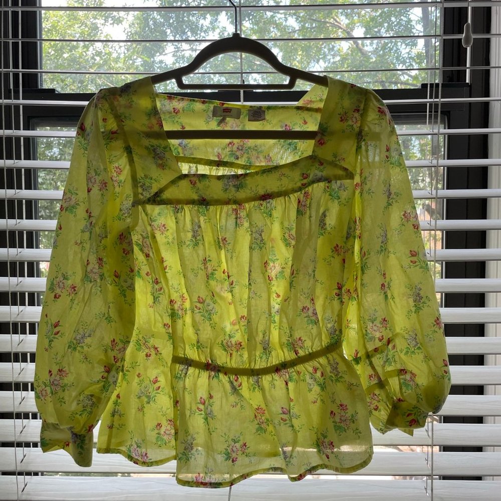 Levi's Floral Top - Cottage Core